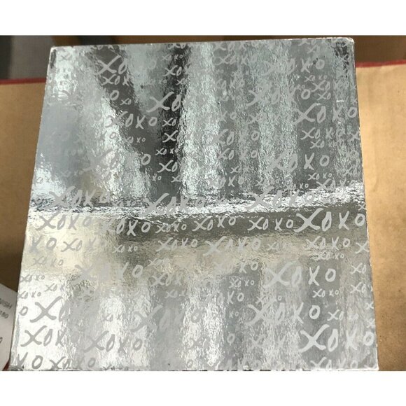 Women's Oversized Rhinestone encrusted XOXO Quartz Watch Needs Battery - Picture 2 of 2